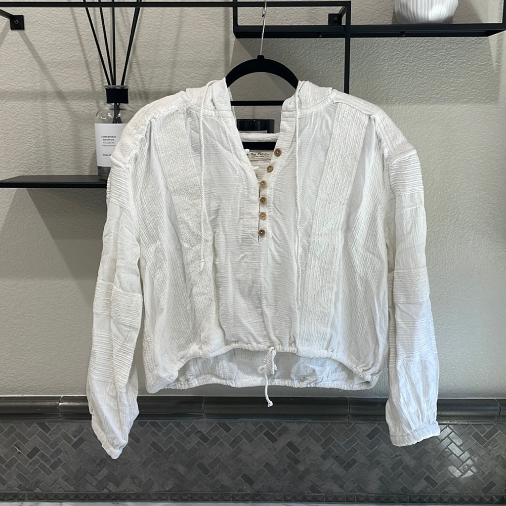 Free people ( we the free) white crop hooded sweater, size: Small